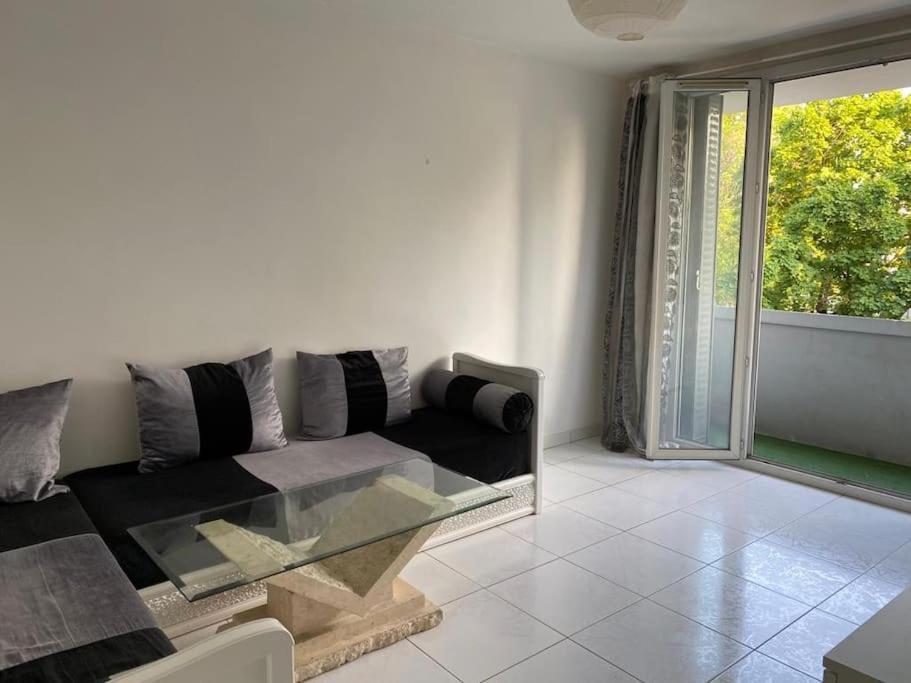 Joli Appartement Proche Metro リヨン エクステリア 写真